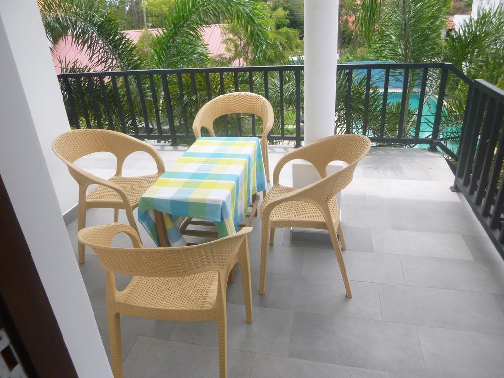 Pick & Go White House Bed and Breakfast Negombo Eksteriør billede