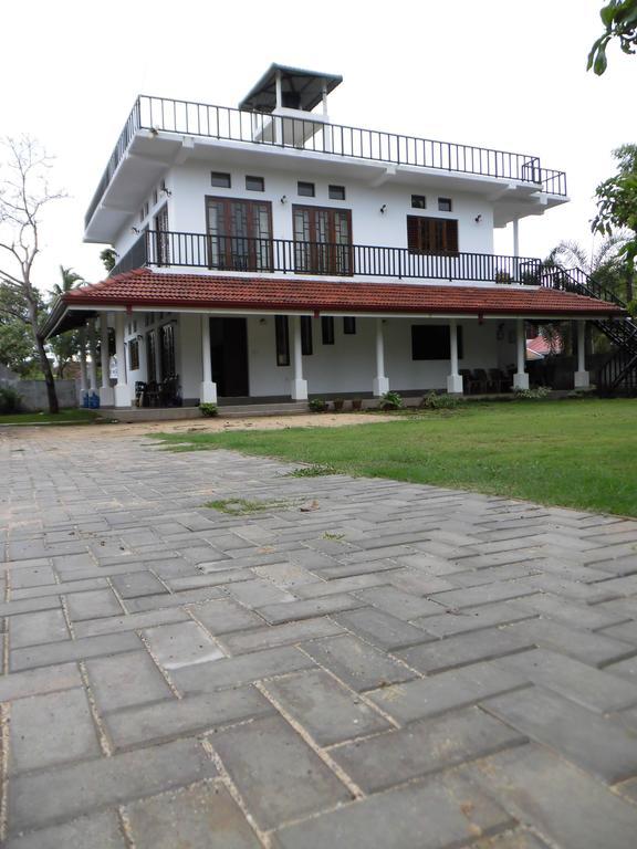 Pick & Go White House Bed and Breakfast Negombo Eksteriør billede